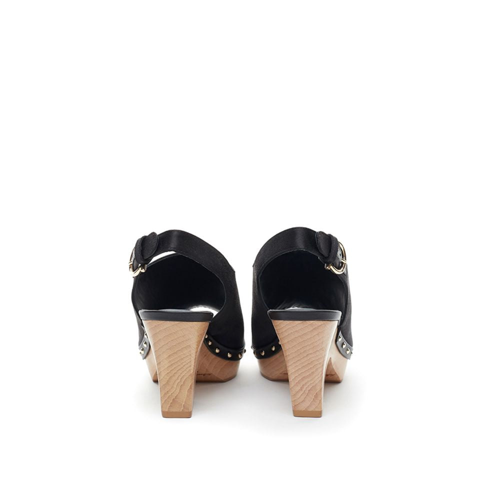 Salvatore Ferragamo Elegant Leather Black Sandals