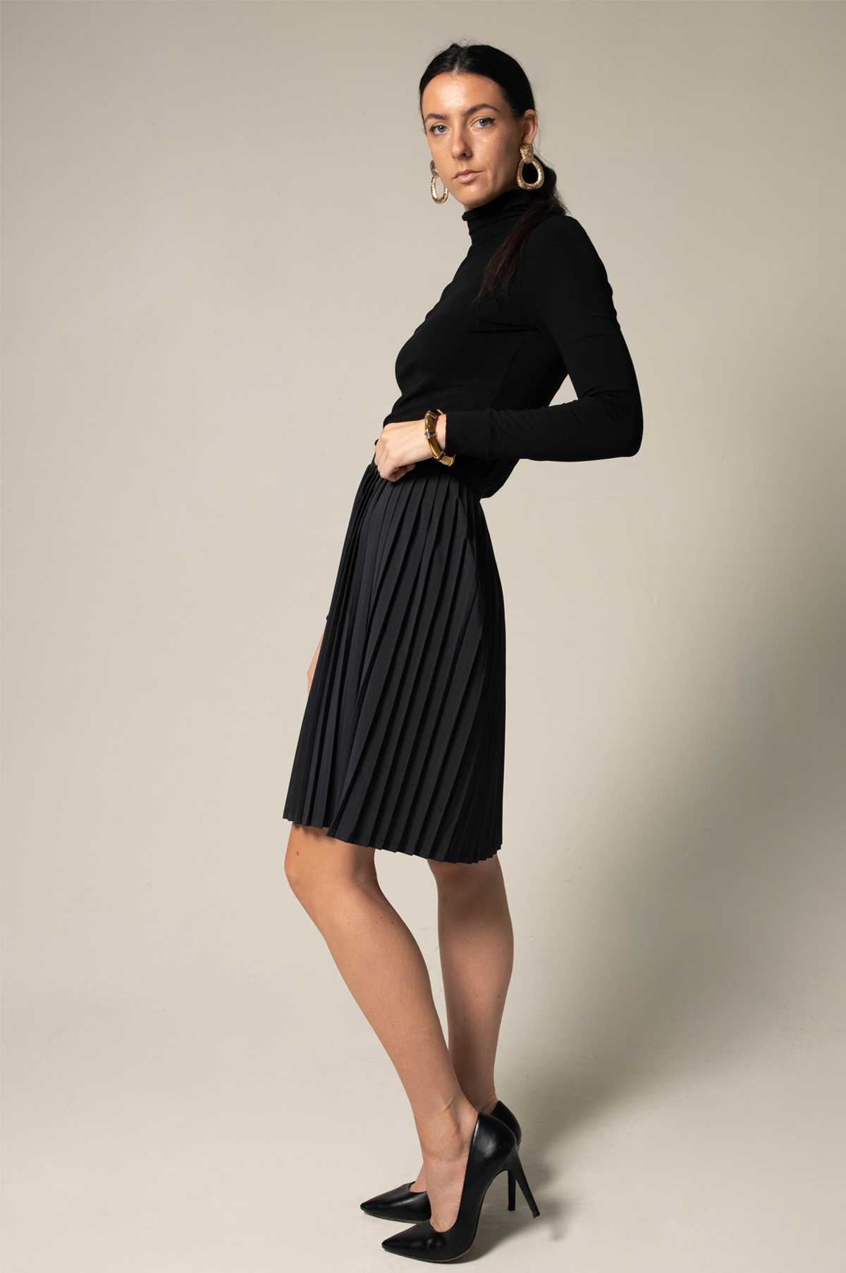 Luxe Black Pleated Skirt